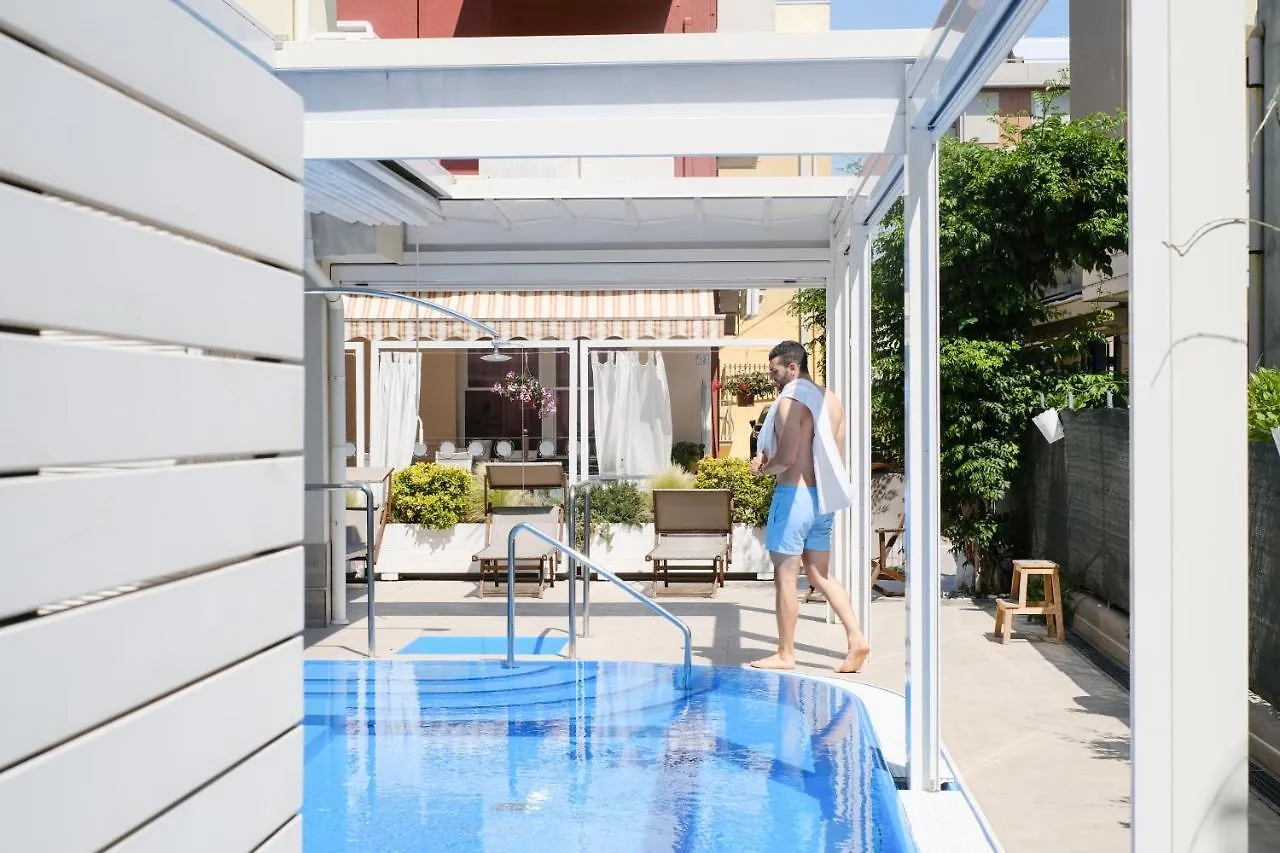 Hotel Thea
