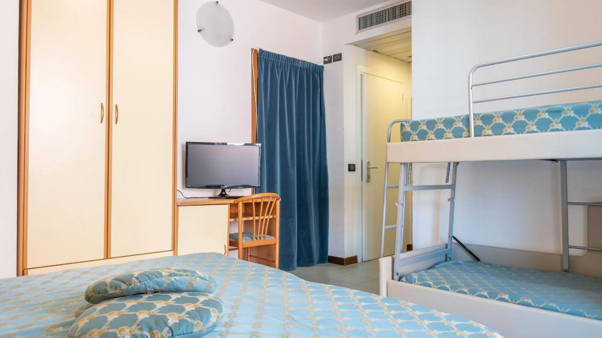 Hotel Thea